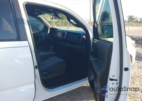 2021 Toyota Tacoma Trd Sport z USA, uszkodzony, nr VIN 5TFAZ5CN7MX111723